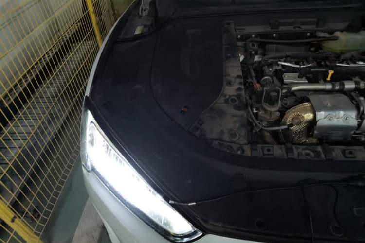 Used Hima AITO M5 2022 Extended-Range Four-Wheel Drive Ultimate Edition Engine Bay Right