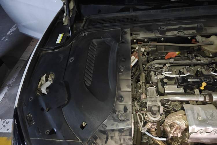 Used Hima AITO M5 2022 Extended-Range Four-Wheel Drive Flagship Edition Engine Bay Right