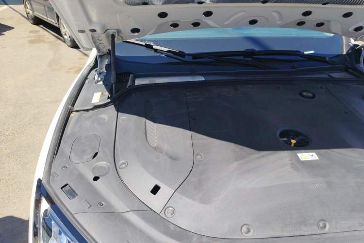 Used Hima AITO M5 2022 Extended-Range Four-Wheel Drive Ultimate Edition Engine Bay Right
