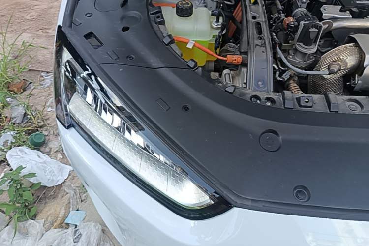 Used Hima AITO M5 2022 Range-Extended Rear-Drive Standard Version Engine Bay Right
