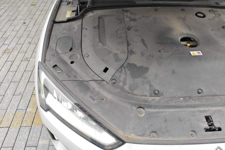 Used Hima AITO M5 2022 Extended-Range Four-Wheel Drive Performance Version Engine Bay Right