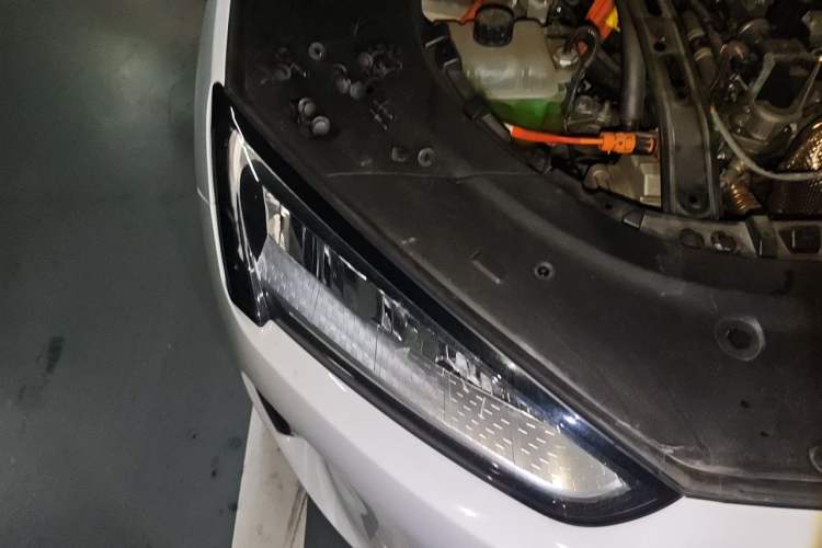 Used Hima AITO M5 2022 Extended-Range Four-Wheel Drive Performance Version Engine Bay Right