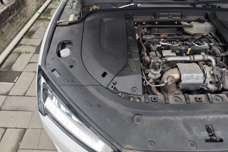 Used Hima AITO M5 2022 Extended-Range Four-Wheel Drive Performance Version Engine Bay Right