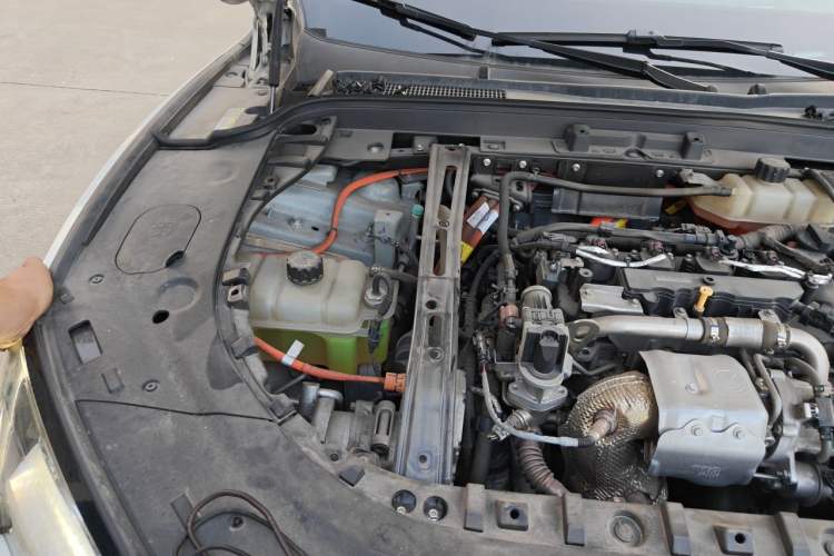 Used Hima AITO M5 2022 Extended-Range Four-Wheel Drive Performance Version Engine Bay Right