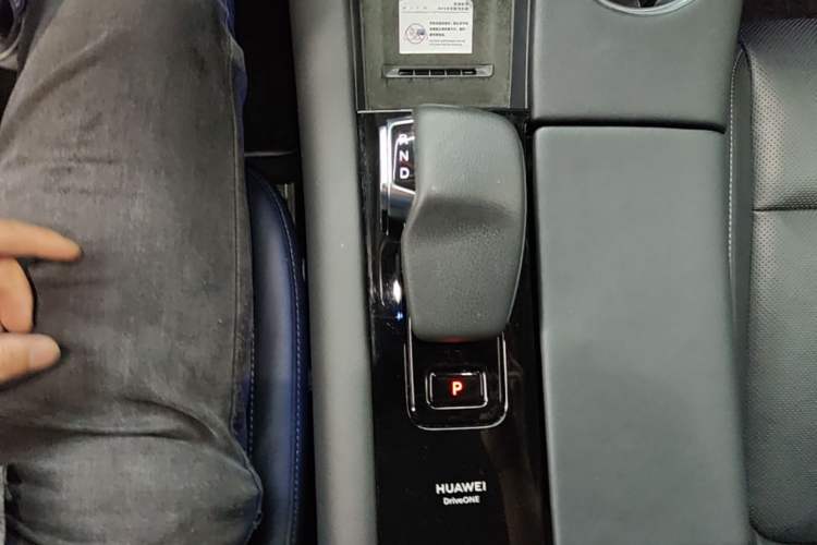 Used Hima AITO M5 2022 Extended-Range Four-Wheel Drive Flagship Edition Gear Lever