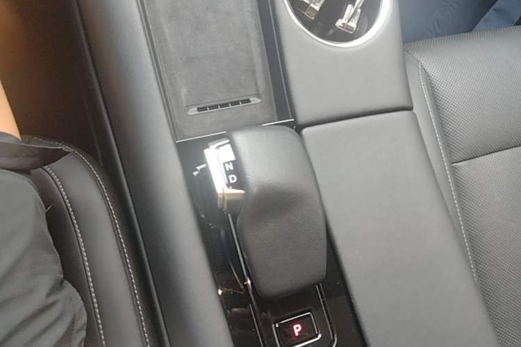 Used Hima AITO M5 2022 Range-Extended Rear-Drive Standard Version Gear Lever