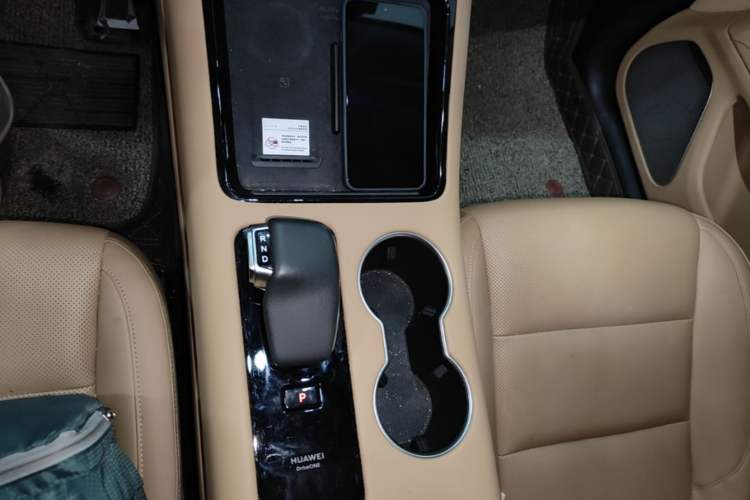 Used Hima AITO M5 2022 Pure Electric Rear-Drive Standard Edition Gear Lever