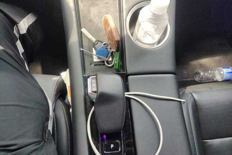 Used Hima AITO M5 2022 Range-Extended Rear-Drive Standard Version Gear Lever