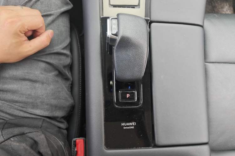 Used Hima AITO M5 2022 Range-Extended Rear-Drive Standard Version Gear Lever
