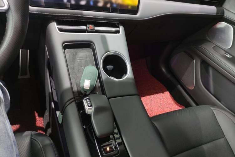 Used Hima AITO M5 2022 Extended-Range Four-Wheel Drive Ultimate Edition Gear Lever