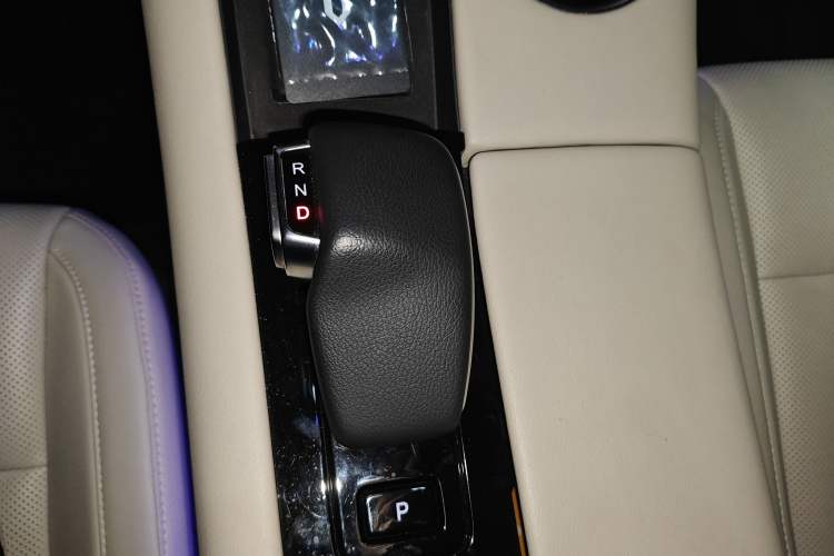 Used Hima AITO M5 2022 Range-Extended Rear-Drive Standard Version Gear Lever