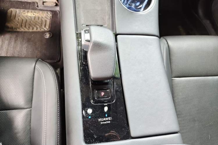 Used Hima AITO M5 2022 Extended-Range Four-Wheel Drive Performance Version Gear Lever