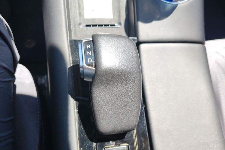 Used Hima AITO M5 2022 Extended-Range Four-Wheel Drive Ultimate Edition Gear Lever