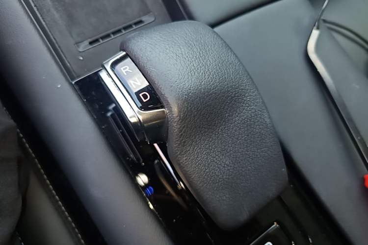 Used Hima AITO M5 2022 Range-Extended Rear-Drive Standard Version Gear Lever