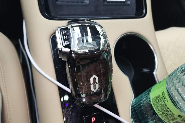 Used Hima AITO M5 2022 Pure Electric Rear-Drive Standard Edition Gear Lever