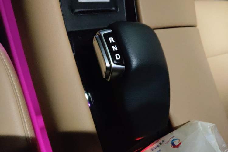 Used Hima AITO M5 2022 Range-Extended Rear-Drive Standard Version Gear Lever