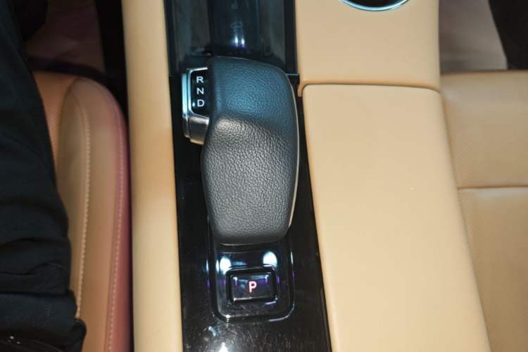 Used Hima AITO M5 2022 Extended-Range Four-Wheel Drive Performance Version Gear Lever