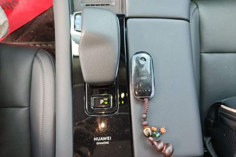 Used Hima AITO M5 2022 Extended-Range Four-Wheel Drive Performance Version Gear Lever