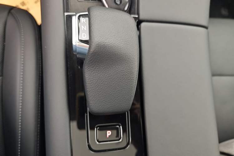 Used Hima AITO M5 2022 Extended-Range Four-Wheel Drive Performance Version Gear Lever