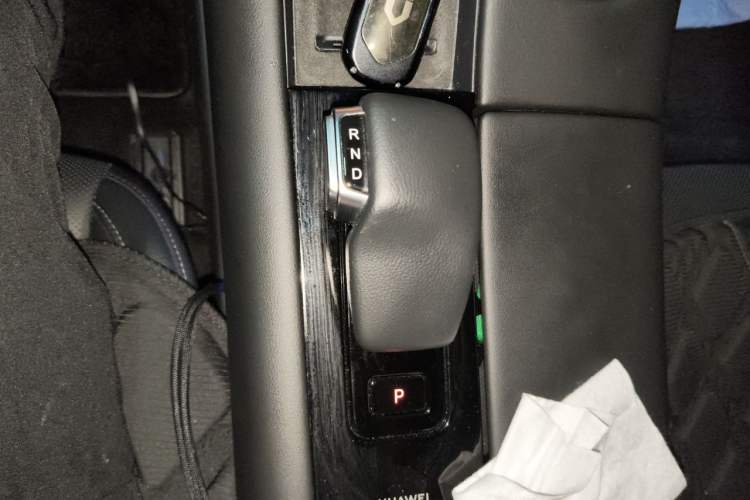 Used Hima AITO M5 2022 Extended-Range Four-Wheel Drive Ultimate Edition Gear Lever