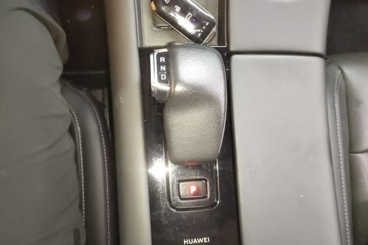 Used Hima AITO M5 2022 Range-Extended Rear-Drive Standard Version Gear Lever