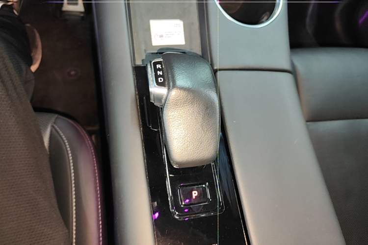 Used Hima AITO M5 2022 Extended-Range Four-Wheel Drive Performance Version Gear Lever