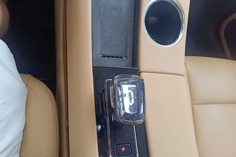 Used Hima AITO M5 2022 Extended-Range Four-Wheel Drive Flagship Edition Gear Lever