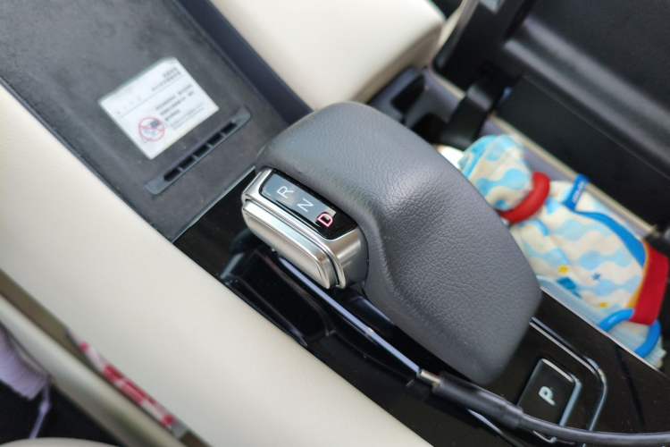 Used Hima AITO M5 2022 Extended-Range Four-Wheel Drive Ultimate Edition Gear Lever