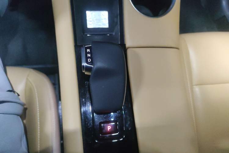 Used Hima AITO M5 2022 Range-Extended Rear-Drive Standard Version Gear Lever