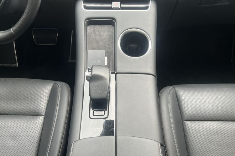 Used Hima AITO M5 2022 Extended-Range Four-Wheel Drive Performance Version Gear Lever
