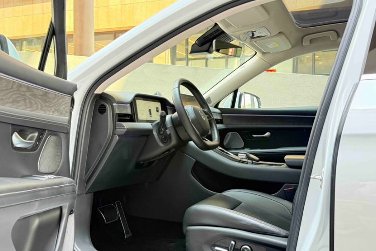 Used Hima AITO M5 2022 Range-Extended Rear-Drive Standard Version Interior 1
