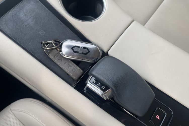 Used Hima AITO M5 2022 Extended-Range Four-Wheel Drive Performance Version Interior 2
