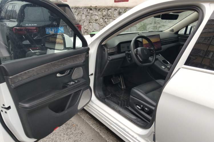 Used Hima AITO M5 2022 Extended-Range Four-Wheel Drive Performance Version Interior 3