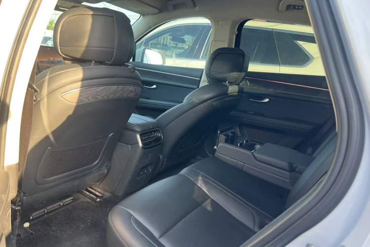 Used Hima AITO M5 2022 Extended-Range Four-Wheel Drive Performance Version Interior 4