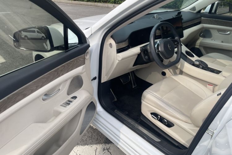 Used Hima AITO M5 2022 Extended-Range Four-Wheel Drive Performance Version Interior 4