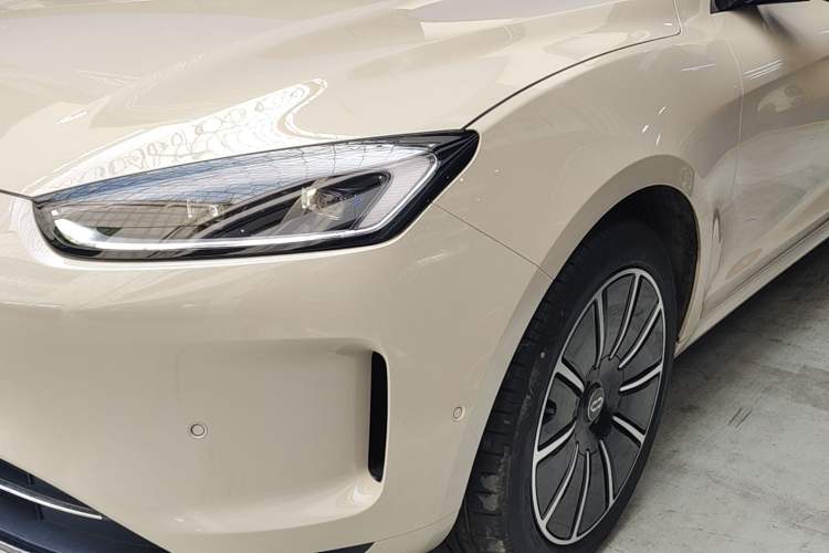 Used Hima AITO M5 2022 Pure Electric All-Wheel-Drive Performance Edition Left Front Headlight