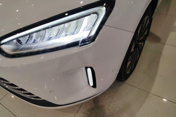 Used Hima AITO M5 2022 Extended-Range Four-Wheel Drive Performance Version Left Front Headlight