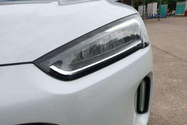 Used Hima AITO M5 2022 Extended-Range Four-Wheel Drive Ultimate Edition Left Front Headlight