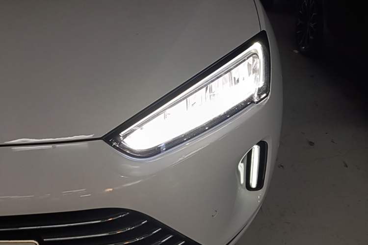 Used Hima AITO M5 2022 Extended-Range Four-Wheel Drive Ultimate Edition Left Front Headlight