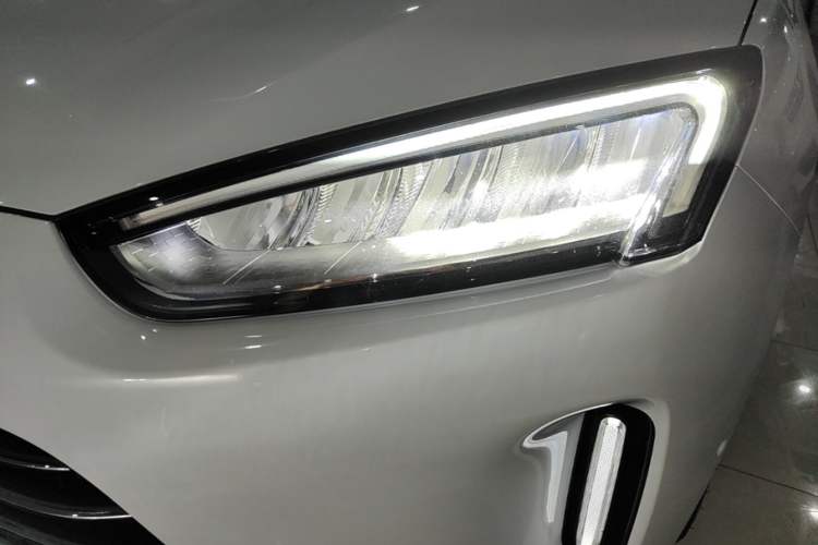 Used Hima AITO M5 2022 Extended-Range Four-Wheel Drive Performance Version Left Front Headlight