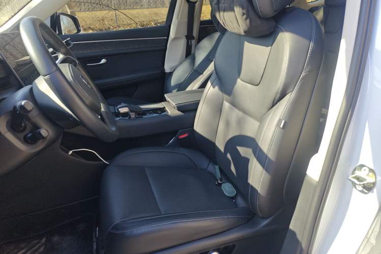 Used Hima AITO M5 2022 Extended-Range Four-Wheel Drive Ultimate Edition Left Front Seat