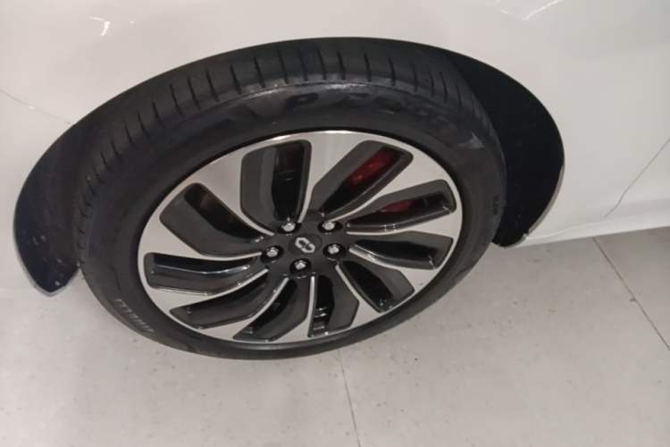 Used Hima AITO M5 2022 Extended-Range Four-Wheel Drive Performance Version Left Front Wheel Hub
