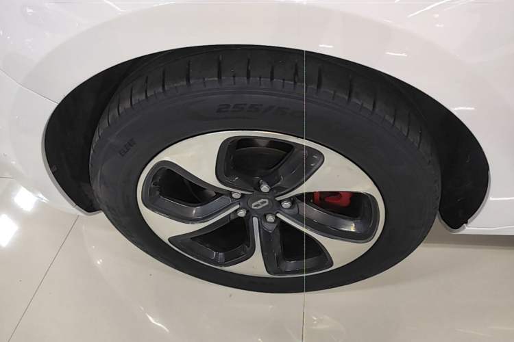 Used Hima AITO M5 2022 Extended-Range Four-Wheel Drive Performance Version Left Front Wheel Hub