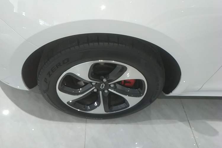 Used Hima AITO M5 2022 Range-Extended Rear-Drive Standard Version Left Front Wheel Hub