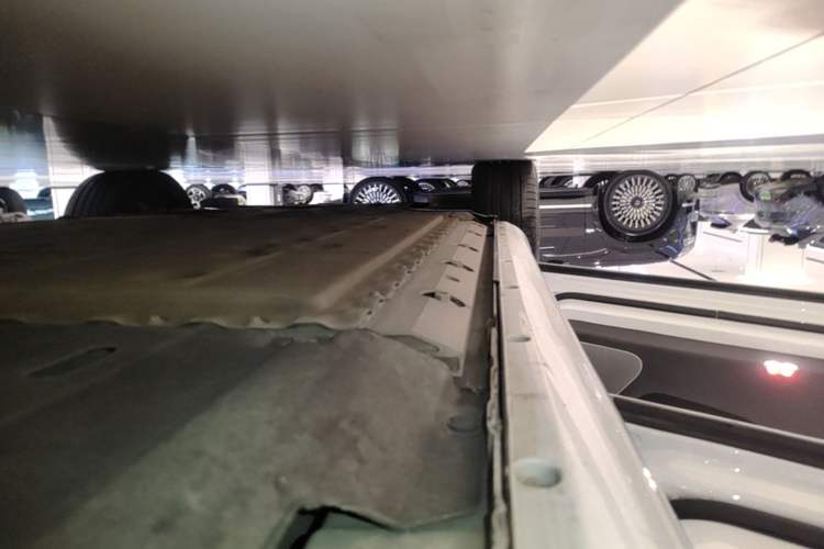 Used Hima AITO M5 2022 Extended-Range Four-Wheel Drive Performance Version Left Side Sill