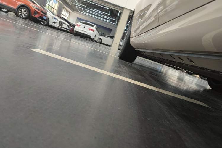 Used Hima AITO M5 2022 Pure Electric All-Wheel-Drive Performance Edition Left Side Sill