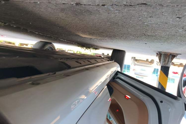 Used Hima AITO M5 2022 Extended-Range Four-Wheel Drive Ultimate Edition Left Side Sill