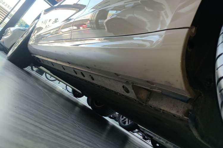 Used Hima AITO M5 2022 Pure Electric Rear-Drive Standard Edition Left Side Sill
