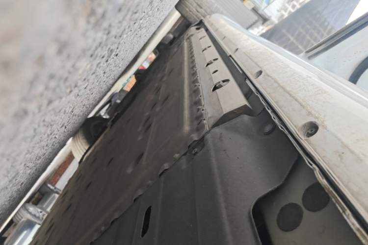 Used Hima AITO M5 2022 Range-Extended Rear-Drive Standard Version Left Side Sill