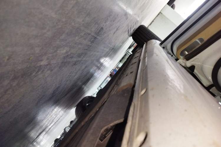 Used Hima AITO M5 2022 Range-Extended Rear-Drive Standard Version Left Side Sill
